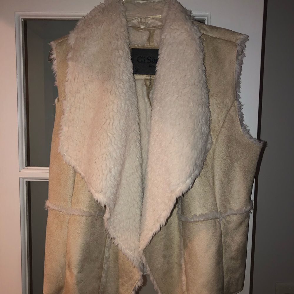 Suede and faux fur vest